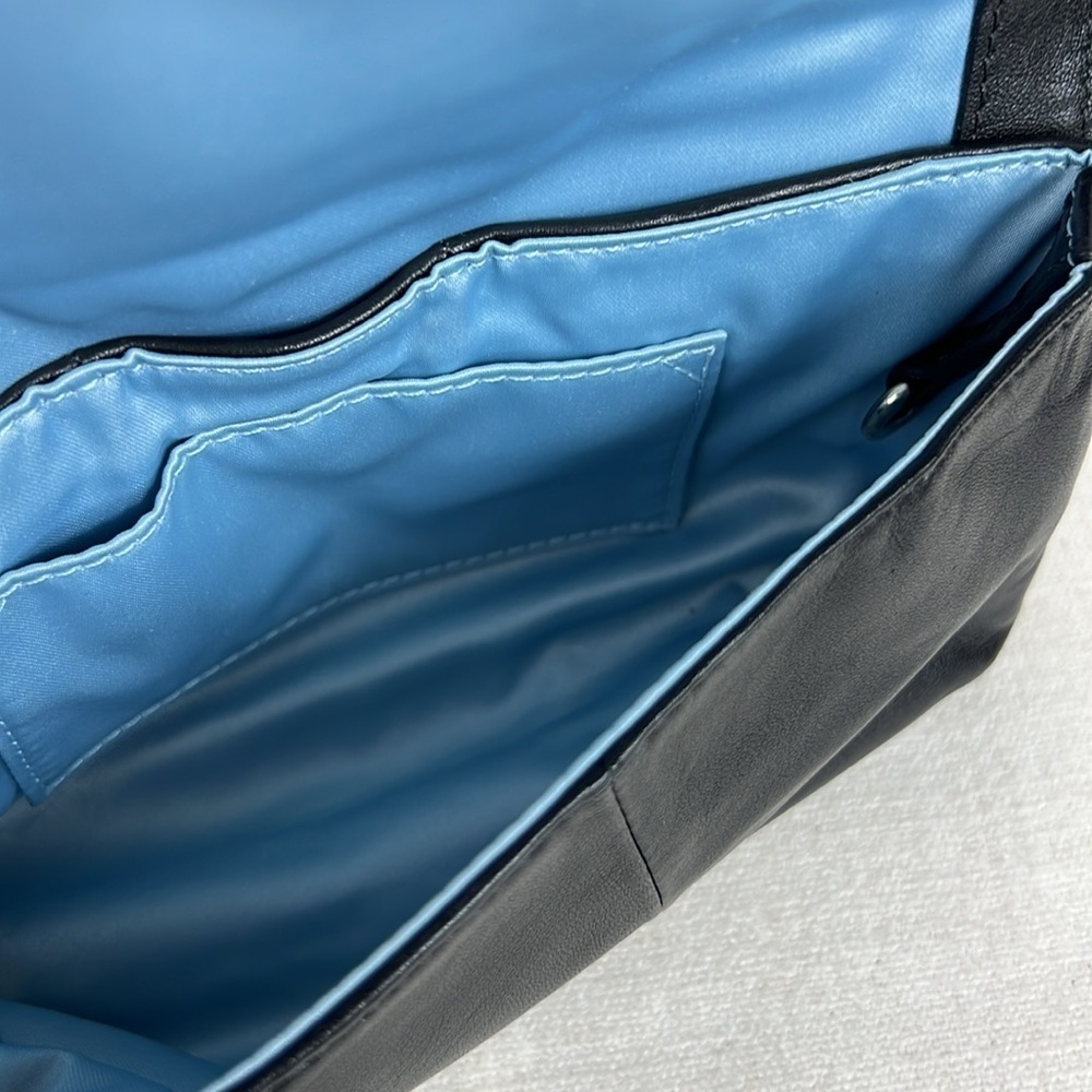 Vintage Coach Wristlet Black Leather Blue Lining Silver Tone Hardware Classic - Picture 8 of 8